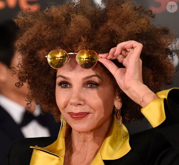 Victoria Abril arrivant à la 30ème cérémonie des Goya Awards à l'auditorium du Madrid Marriott à Madrid, le 6 février 2016. (Gtres/Bestimage).