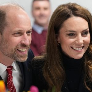 Bientôt un voyage en amoureux pour Kate et William ?


Kate Middleton et le prince William rencontrent des joueurs blessés, en marge du match du tournoi des Six Nations entre le Pays de Galles et l'Angleterre à Cardiff.

Photo : Julien Burton / Bestimage