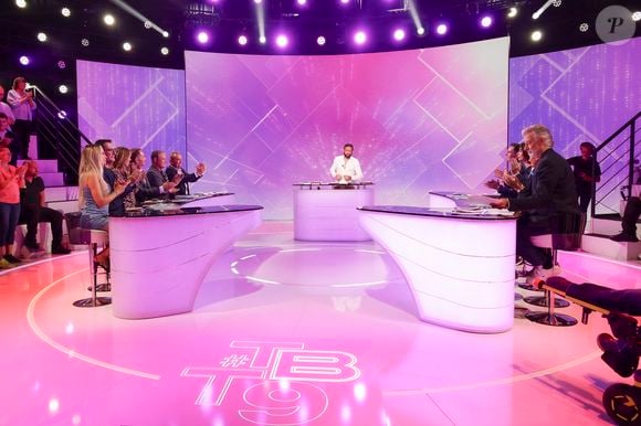 Exclusif - Cyril Hanouna, sur le plateau "Tout beau, tout n9uf" (TBT9) présenté par C.Hanouna, et diffusé en direct sur W9, Paris, France, le 18 septembre 2025. © Jack Tribeca / Bestimage