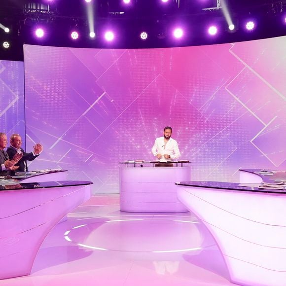 Exclusif - Cyril Hanouna, sur le plateau "Tout beau, tout n9uf" (TBT9) présenté par C.Hanouna, et diffusé en direct sur W9, Paris, France, le 18 septembre 2025. © Jack Tribeca / Bestimage