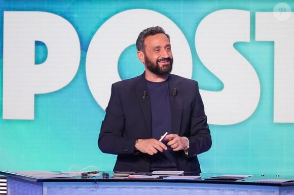 Exclusif - Cyril Hanouna, sur le plateau de l’émission « TPMP » présentée par C.Hanouna et diffusée en direct sur Youtube et sur toutes les box (SFR, FREE, Bouygues, MyCanal etc), Paris, France, le 21 mars 2025. © Jack Tribeca / Bestimage