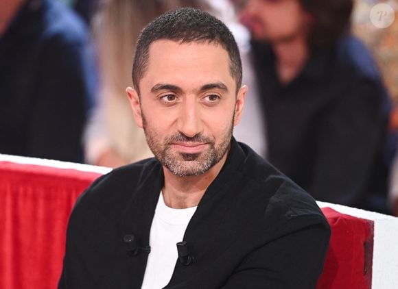Figure incontournable du paysage médiatique français, le Dr Jimmy Mohamed est devenu, au fil des années, une référence en matière de santé et de nutrition. 

Jimmy Mohamed - Enregistrement de l'émission Vivement dimanche au studio Rive Gauche, présentée par M.Drucker.  Photo par Guillaume Gaffiot / Bestimage