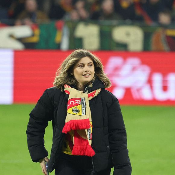 Accusée de se comporter en diva, elle a répondu franchement. 


Marine (Star Academy 2024) chante "Les Corons" en hommage à Pierre Bachelet, pour le 20ème anniversaire de sa mort, lors du match de Ligue 1 McDonald's "Lens - Strasbourg (0-2)" au stade Bollaert-Delelis, le 16 février 2025. @Laurent Sanson/PsnewZ/Bestimage