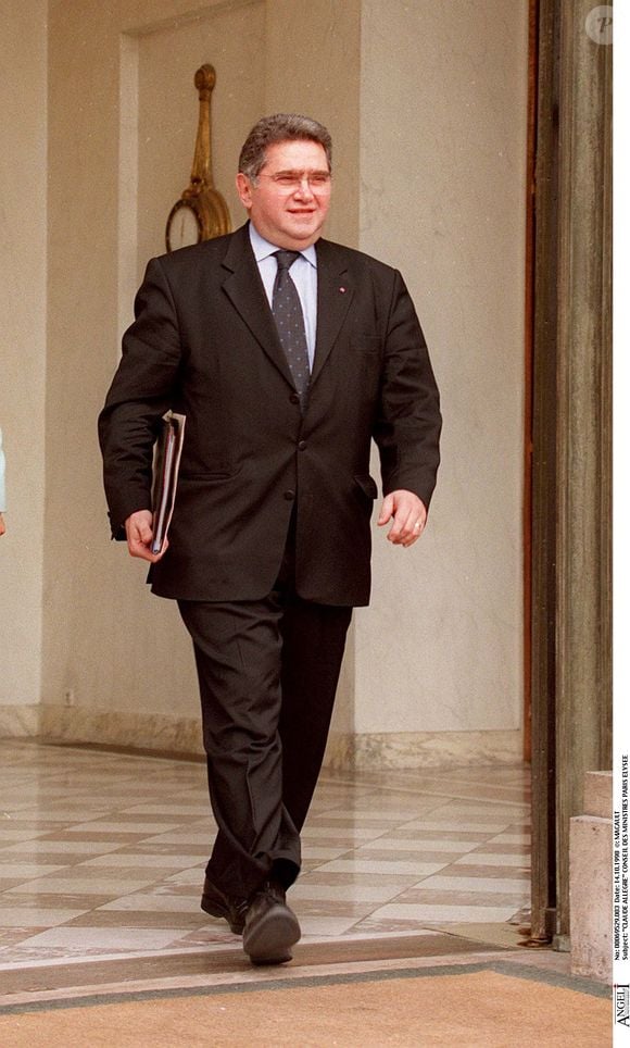 L’ancien ministre de l’Education nationale Claude Allègre en 1998 à l'Elysée
©JEAN LOUIS MACAULT / BESTIMAGE