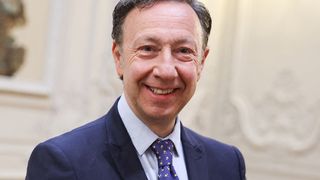 Stéphane Bern nommé pour une mission symbolique à Saint-Denis : il évoque sa rémunération pour ce rôle d'envergure