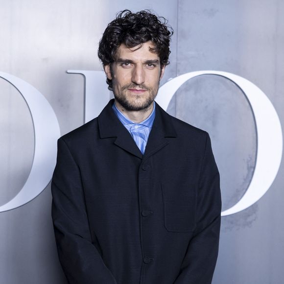 Oumy, la fille de l'ancien couple d'acteurs, est apparue aux côtés de son père.

Louis Garrel au photocall du défilé Dior Homme à l'École-Militaire lors de la semaine de la mode masculine automne/hiver 2025-2026 à Paris, France, le 24 janvier 2025. © Olivier Borde/Bestimage