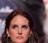 Lors de leur rupture, leurs réalités étaient très différentes. Hélène menait une vie indépendante avec un emploi stable, tandis qu’Omar Sy dormait "toujours dans une chambre avec ses frères dans des lits superposés".

Hélène Sy, épouse d'Omar Sy, au premier rang du défilé Louis Vuitton Homme Automne-Hiver 2024-2025, lors de la Fashion Week de Paris, le 16 janvier 2024. Photo : Jana Call me J/ABACAPRESS.COM