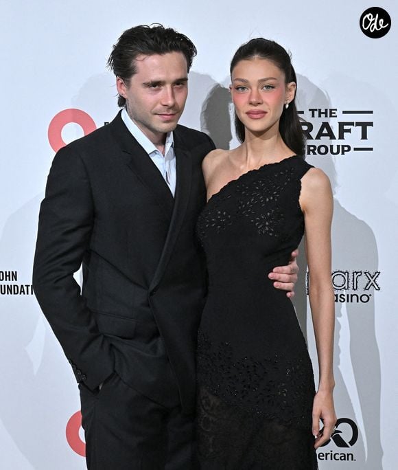 Malgré leur brouille, il a inclus Brooklyn Beckham dans cette publication familiale.

Brooklyn Beckham et Nicola Peltz Beckham à leur arrivée à la 34e soirée annuelle de visionnage des Oscars organisée par la Fondation Elton John contre le sida, qui s'est tenue au West Hollywood Park le 15 mars 2026 à West Hollywood, en Californie.
 Photo de Starbuck/ AFF/ABACAPRESS.COM