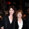 Charlotte Gainsbourg et sa mère Jane Birkin (habillée en Céline) - Montée des marches du film «Jane par Charlotte» lors du 74ème Festival International du Film de Cannes. Le 7 juillet 2021
© Borde-Jacovides-Moreau / Bestimage