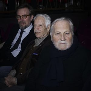 Exclusif - Jean-Jacques Debout, Gérard Davoust - Michel Fugain et Véronique Sanson se décorent mutuellement de l'Ordre des Arts et des Lettre à l'occasion du concert de Michel Fugain et de sa femme Sanda à Bobino, Paris le 27 janvier 2025.
Michel Fugain, icône de la chanson française, a célébré en 2024 ses 60 ans de carrière avec un nouvel album intitulé La Vie, l'Amour, etc....
Pour marquer cet événement, il a entamé une tournée exceptionnelle qui passera par plusieurs scènes parisiennes en 2025.
À Paris, il se produira à Bobino les lundis 13, 20 et 27 janvier, ainsi que le 3 février 2025, à 20h30. Ce spectacle, également nommé La Vie, l'Amour, etc..., propose un voyage musical à travers ses plus grands succès. Chaque chanson, portée par une interprétation pleine de générosité, promet de raviver des souvenirs et d’émouvoir le public. © Jack Tribeca / Bestimage