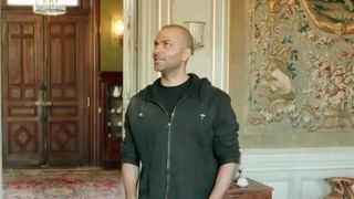 Tony Parker : Visite de l'intérieur du château français de 1255 m² (avec île privée) pour lequel il a craqué