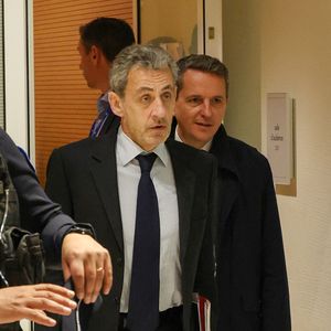 Nicolas Sarkozy arrive au tribunal pour les réquisitoires dans le cadre de son procès des soupçons de financement libyen de sa campagne éléctorale de 2007.
Le 26 mars 2025.

© Denis Guignebourg / Bestimage