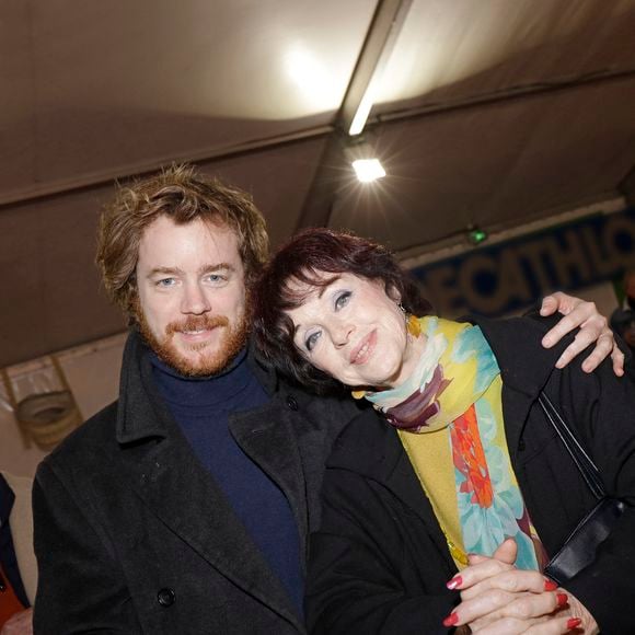 Anny Duperey avec son fils Gaël Giraudeau - 25ème Arbre de Noël de l'association CitéStars présidée par D.Donadéi au cirque Phénix en présence de 80 enfants défavorisés à Paris le 8 janvier 2023. © Cédric Perrin/Bestimage