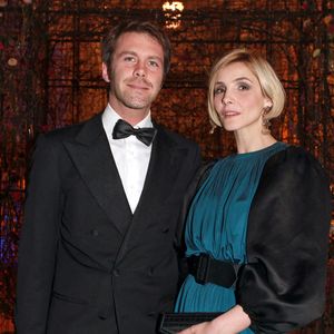 Le Prince Emmanuel Philibert de Savoie et son épouse Clotilde Courau assistent au Bal des Débutantes, pour 24 jeunes filles bien nées de la haute société, qui s'est tenu à La Venaria Reale-Palais Royal à Turin, Italie, le 13 mars 2010. Photo by Marco Piovanotto/ABACAPRESS.COM