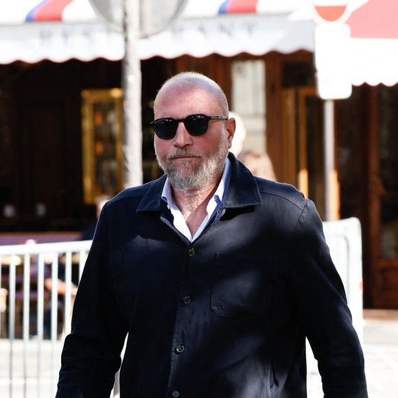 François Damiens - Arrivées aux obsèques de Nicolas Altmayer en l’Église de Saint-Germain-des-Prés à Paris le 31 aout 2026. © Dominique Jacovides-Cyril Moreau/Bestimage