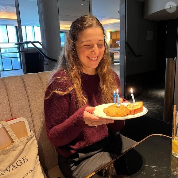 Marine Vignes a fêté les 26 ans de sa fille aînée Nina à Paris à l'hôtel Dame des arts. Instagram