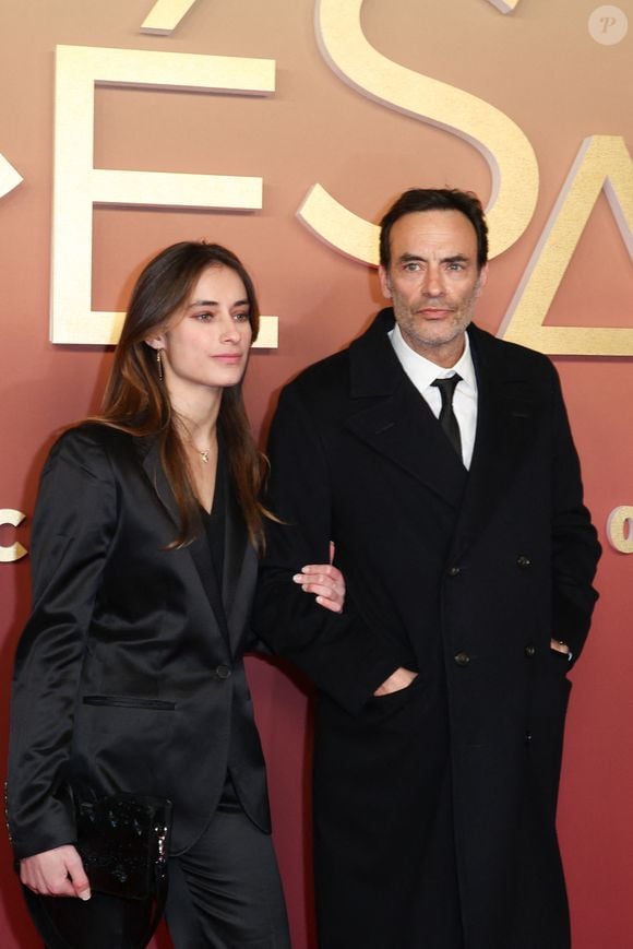 Anthony Delon et sa fille Liv - Photocall de la 50ème édition de la cérémonie des César à l'Olympia à Paris, France, le 28 février 2025 © Dominique Jacovides - Olivier Borde / Bestimage