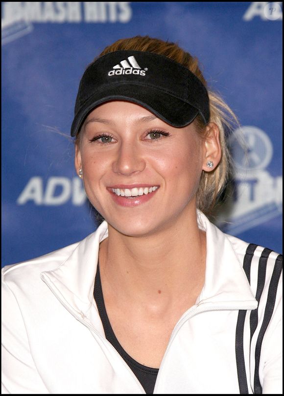 Anna Kournikova au tournoi de tennis au profit d'une association caritative, à Los Angeles. Photo par JUAN RICO / FAME PICTURES / BESTIMAGE