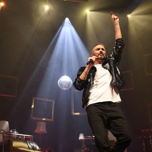 Christophe Willem se produit au festival Confluence le 15 février 2024 à Avignon, en France. Photo : Jérôme Domine/ABACAPRESS.COM