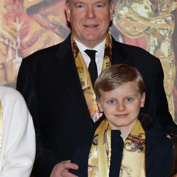 Le prince Albert II de Monaco, Le prince Jacques de Monaco, marquis des Baux - La famille princière de Monaco assiste au 4ème spectacle de sélection du 47ème Festival International du Cirque de Monte-Carlo à Monaco le 19 janvier 2025.

© Jean-Charles Vinaj / Pool Monaco / Bestimage