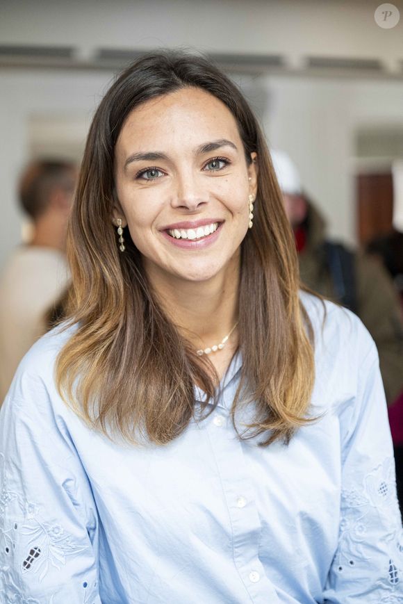 Malgré ses connaissances en médecine, elle ne trouve pas de solution et la situation semble bien complexe. 

Marine Lorphelin - Conférence de presse  pour la course des 10km d’UNICEF à Paris, le 6 novembre 2024. Parrainée par M.Lorphelin, cette course vise à collecter des fonds pour les programmes de nutrition infantile de l’UNICEF, le 2 mars 2025 au coeur du bois de Boulogne. 
© Pierre Perusseau / Bestimage