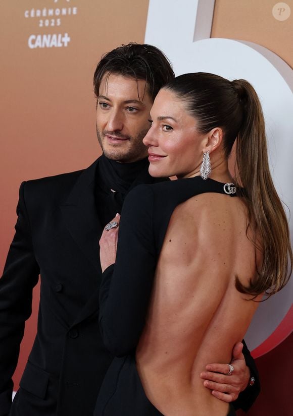 Pierre Niney et sa femme Natasha Andrews - Photocall de la 50e édition de la cérémonie des César à l'Olympia à Paris, France, le 28 février 2025 © Dominique Jacovides - Olivier Borde / Bestimage