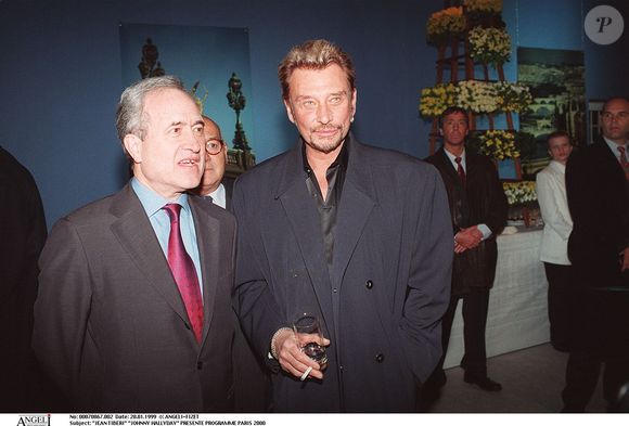 Jean Tiberi et Johnny Hallyday présentent le programme 2000 ANGELI-FIZET / BESTIMAGE
