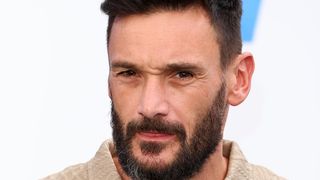 Hugo Lloris : à 16 ans, sa fille Anna-Rose se fait déjà remarquer aux Etats-Unis, son talent lui permet de se produire devant une foule de monde