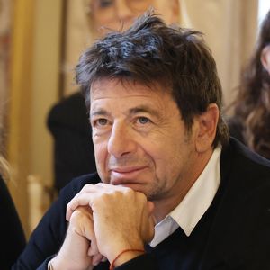 Patrick Bruel lors de la nomination de Stéphane Bern comme Pape du Patrimoine lors de la Saint Clément au restaurant Alain Ducasse Baccarat, à Paris, France, le 20 novembre 2025. Photo par Denis Guignebourg/Bestimage