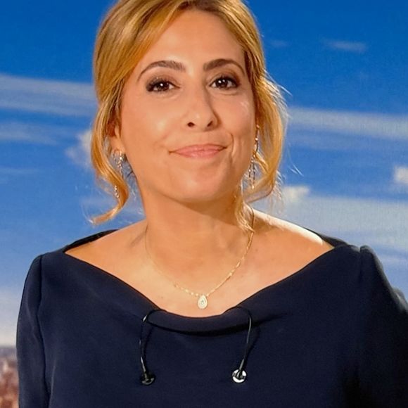 Pour rappel, en plein direct, Léa Salamé a posé une question très personnelle à Marion Cotillard.

Léa Salamé présente son premier journal de 20 heures sur France 2,  le 1er septembre 2025. © Alain Guizard / Bestimage