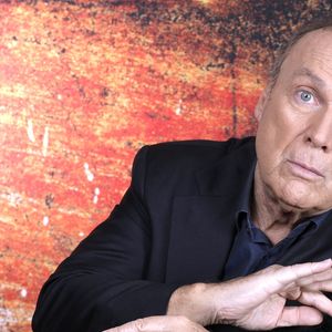 Il l'a eu au téléphone peu de temps avant son décès
Exclusif - Portrait de Julien Lepers à Paris, le 8 octobre 2024.
© Cédric Perrin/Bestimage