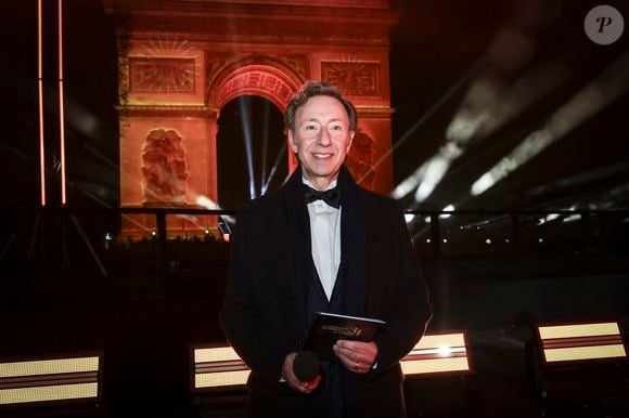 Stéphane Bern, en backstage de l’émission "La grande soirée du 31 décembre de Paris" diffusée sur France 2 sur les Champs-Elysées à Paris, France, le 31 décembre 2024.  © Clovis-Tribeca/Bestimage