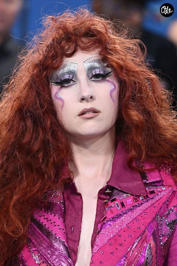 Il est donc grand temps d'abandonner la sobriété pour laisser exprimer sa créativité sans complexe.

Chappell Roan au The Met Gala, le 5 Mai 2025 à New York.

© Bestimage