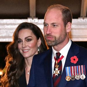 Une venue surprise !

Le prince William, prince de Galles, Catherine Kate Middleton, princesse de Galles - La famille royale du Royaume Uni assiste au Festival du souvenir  (Festival of Remembrance) au Royal Albert Hall, Londres.

© Chris Ratcliffe / Pool / Julien Burton via Bestimage