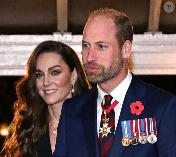 Une venue surprise !

Le prince William, prince de Galles, Catherine Kate Middleton, princesse de Galles - La famille royale du Royaume Uni assiste au Festival du souvenir  (Festival of Remembrance) au Royal Albert Hall, Londres.

© Chris Ratcliffe / Pool / Julien Burton via Bestimage