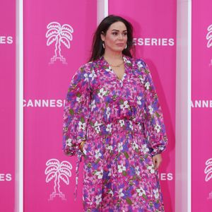 Lola Dewaere au photocall de la cérémonie d'ouverture de la 5ème saison du festival International des Séries "Canneseries" à Cannes, France, le 1er avril 2022. © Denis Guignebourg/BestImage