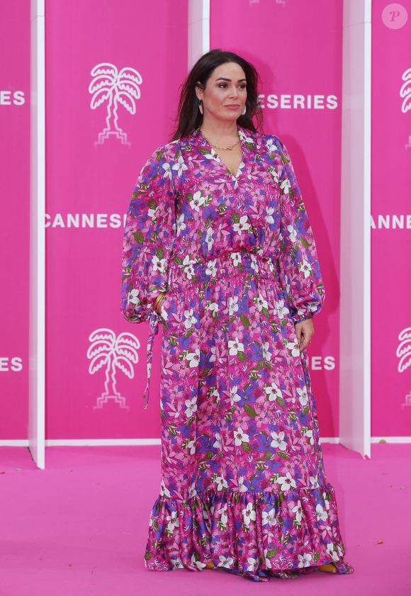 Lola Dewaere au photocall de la cérémonie d'ouverture de la 5ème saison du festival International des Séries "Canneseries" à Cannes, France, le 1er avril 2022. © Denis Guignebourg/BestImage