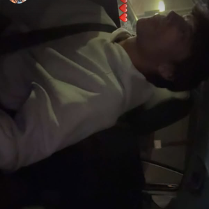 On ignore depuis combien les tourtereaux sont ensemble

Jade Hallyday dévoile le visage de son compagnon sur Instagram