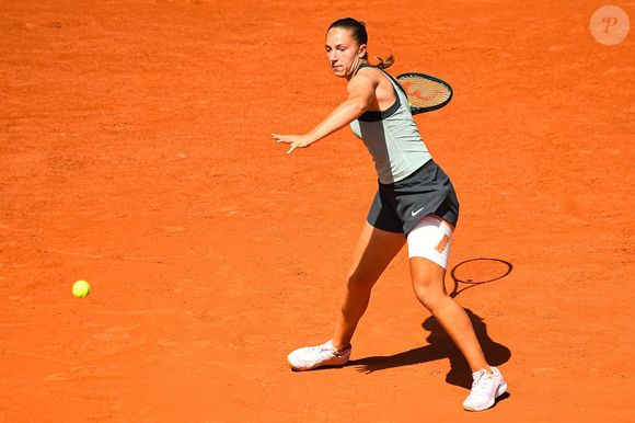 Diane Parry (FRA) lors des internationaux de France de Tennis de Roland Garros 2026, à Paris, France, le 30 mai 2026. Photo par Baptiste Autissier/Psnewz/Bestimage