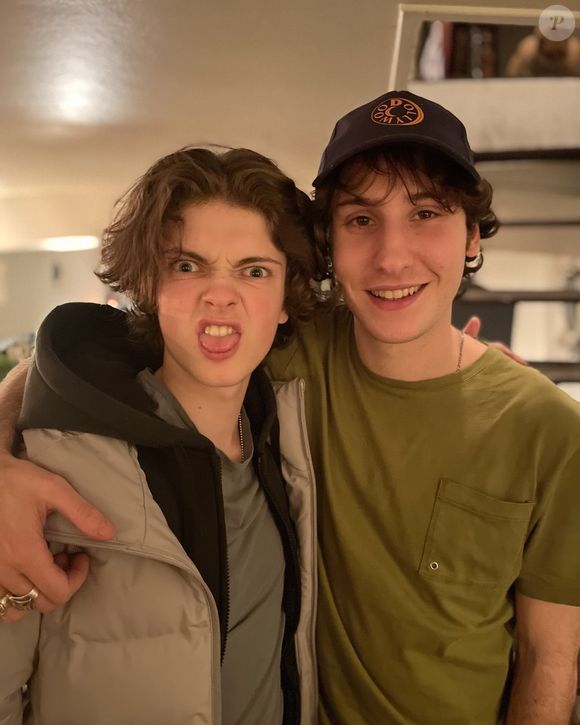 Gabriel a quitté la France pour l’Angleterre afin de perfectionner son anglais et suivre des cours de théâtre.

Gabriel, le fils de Gwendoline Hamon et Frédéric Diefenthal : il pose avec Nemo Schiffman (à droite), qui a joué avec sa mère dans 'Maman, ne me laisse pas m'endormir'