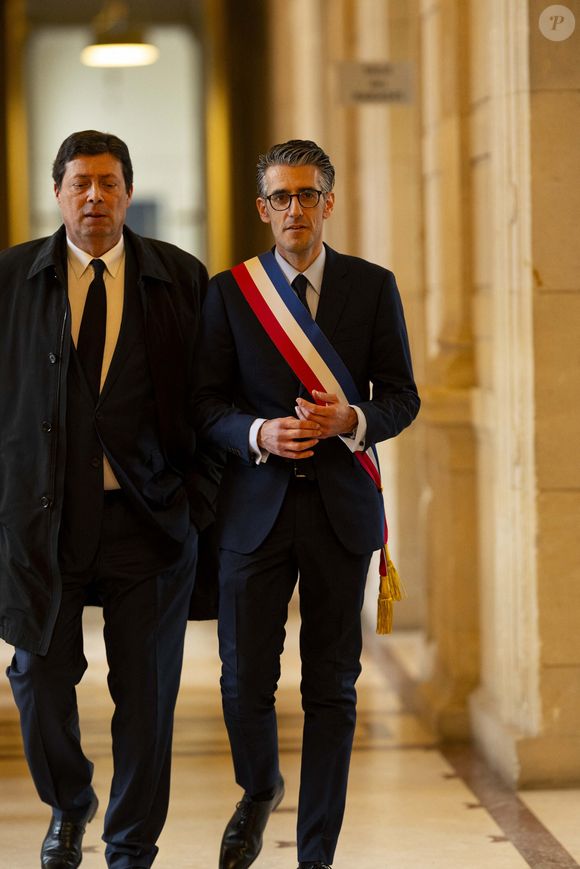 Visiblement très ému après l’échange des vœux, Georges Fenech s’est confié avec sincérité : "Je suis un homme heureux évidemment, entouré, d'abord amoureux, très amoureux et entouré de la famille"

Jérémy Redler, maire du 16ème arrondissement de Paris - Mariage civil de Georges Fenech et Amélie Leperre-Dimeglio à la mairie du 16ème arrondissement de Paris le 31 janvier 2026.

© Pierre Perusseau / Bestimage