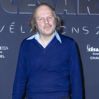 Philippe Katerine père d'enfants avec un important écart d'âge : ce qui a changé dans leur éducation