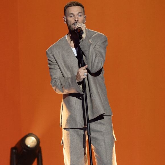 Matt Pokora pour les surprises lors de l'enregistrement de l'émission "La Boîte à secrets", présentée par Faustine Bollaert et diffusée le 17 octobre sur France 3, dans les studios du Lendit à Saint-Denis, France, le 23 septembre 2025. © Cyril Moreau/Bestimage