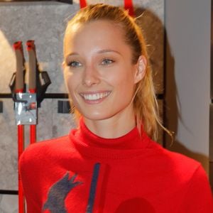 Le petit garçon a été aperçu dans le porte-bébé qu'Ilona Smet avait acheté pour son grand-frère.

Ilona Smet - Inauguration du flagship store Rossignol au 21 boulevard des Capucines à Paris, le 22 octobre 2018 avec la collaboration de J-C. de Castelbajac. © CVS/Bestimage