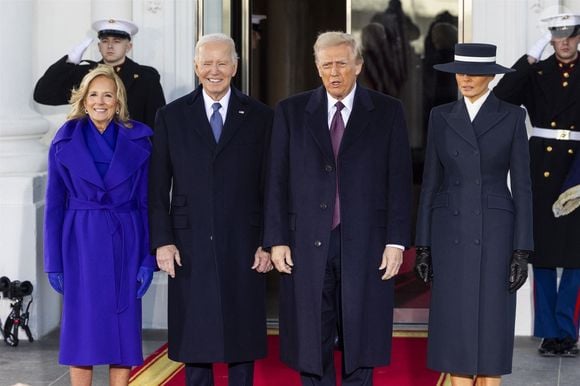 Seulement, son style a de quoi surprendre

Washington, DC - Donald Trump prend ses fonctions pour son second mandat en tant que 47e président des États-Unis, à la Maison Blanche, à Washington, DC, États-Unis, le 20 janvier 2025. Backgrid USA / Bestimage