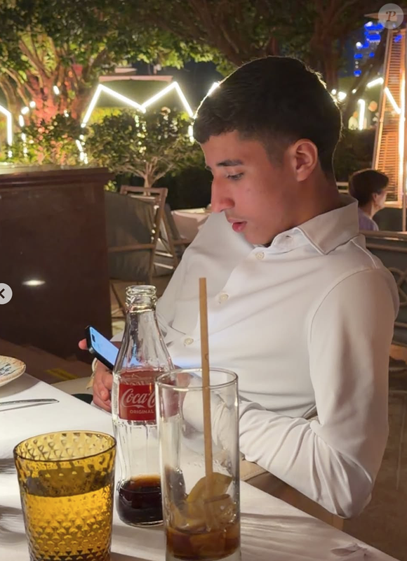 Cette publication offre un aperçu intime d’un quotidien simple et uni.

Capture Instagram - Wahiba Ribery