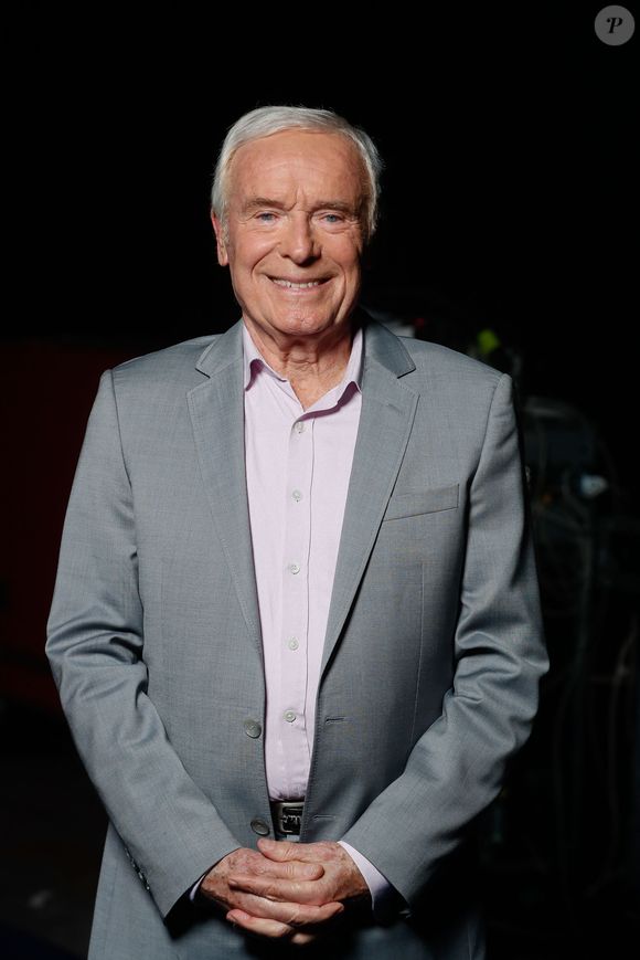 Pierre Douglas - Backstage - Enregistrement de l'émission "La Boîte à Secrets N°20" dans les studios de la Cité du Cinéma à Saint-Denis, présentée par F.Bollaert et diffusée le 10 janvier sur France 3
© Christophe Clovis / Bestimage