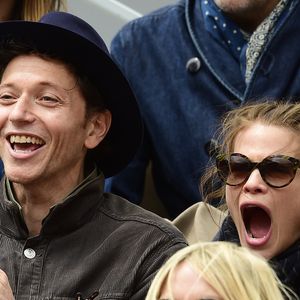 Raphael Haroche et sa compagne  Melanie Thierry - Célébrités dans les tribunes des internationaux de France de tennis de Roland Garros à Paris, France, le 7 juin 2019. © JB Autissier / Panoramic / Bestimage