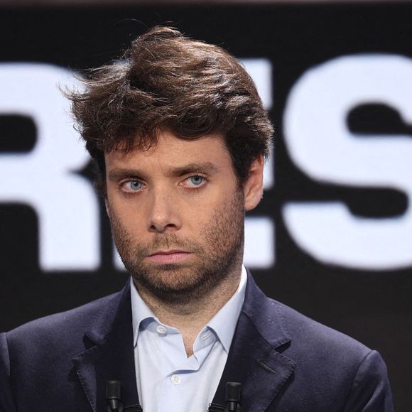 Et les amoureux sont concurrents directs à l'antenne.

Le journaliste français Benjamin Duhamel lors du débat Le Forum organisé par la chaîne de télévision française BFMTV, à Paris, le 18 juin 2024. Photo par Raphael Lafargue/ABACAPRESS.COM