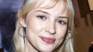 Pour conserver le teint toujours frais, Angèle mise sur une pratique japonaise ancestrale